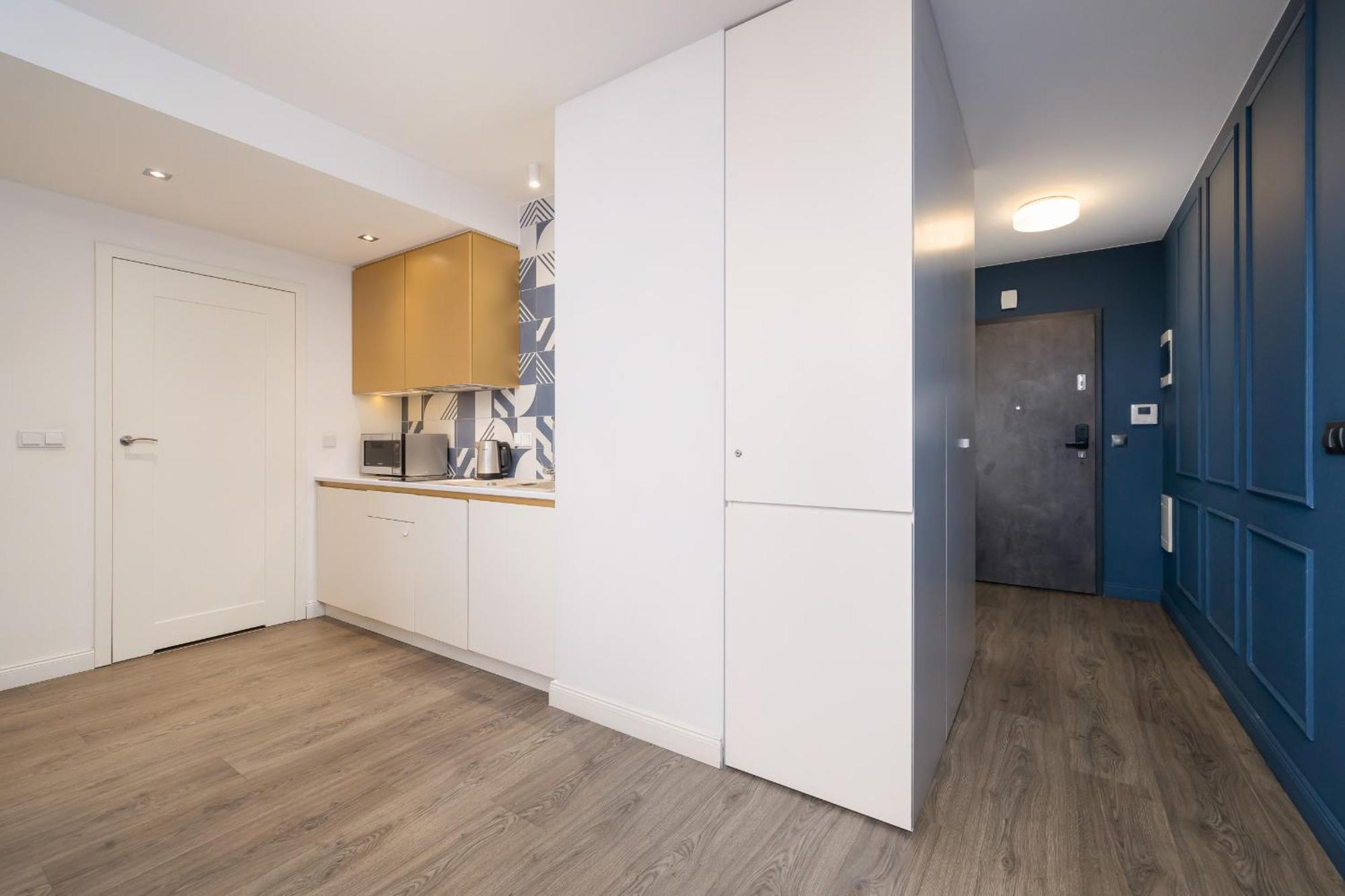 Blue And Green Apartment With Bright Pink Bedroom In Krakow By Noclegi Renters Exterior foto