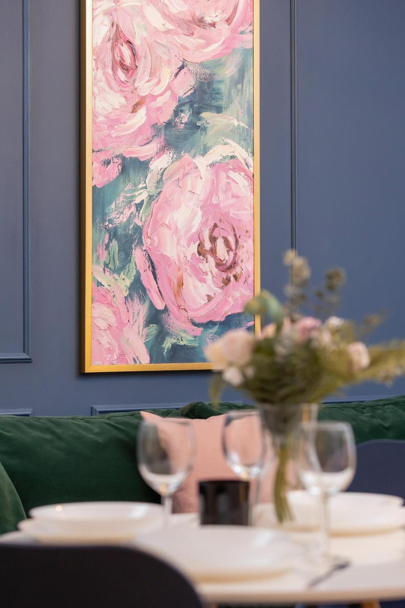 Blue And Green Apartment With Bright Pink Bedroom In Krakow By Noclegi Renters Exterior foto